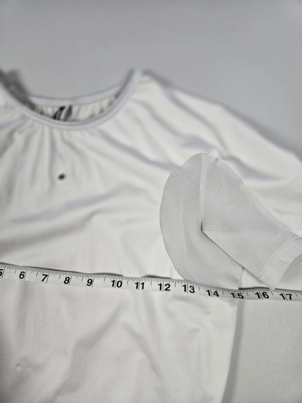 ASSOS of Switzerland White Cycling Base Layer Shirt Size M VGUC - Picture 8 of 10